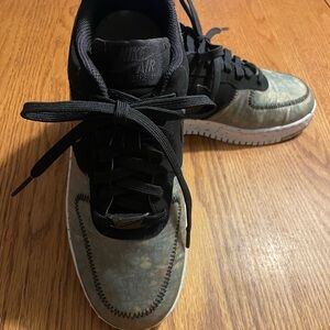 Nike Air Force 1 Low Women's Size 7 Black with Photon Dust Toe
